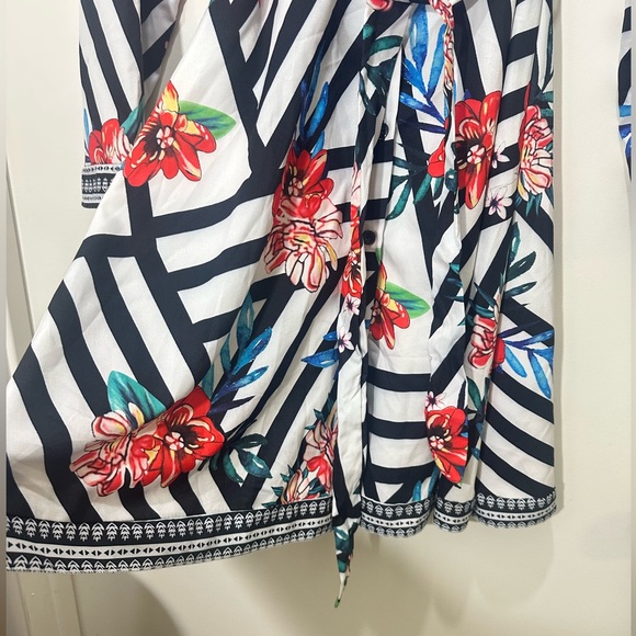 Long Sleeve A-line Printed Mini Dress w/belt featuring a ruffled hem line size S - Picture 7 of 9